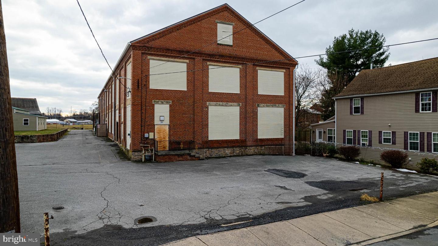 580 Broad Street Property Photo 10
