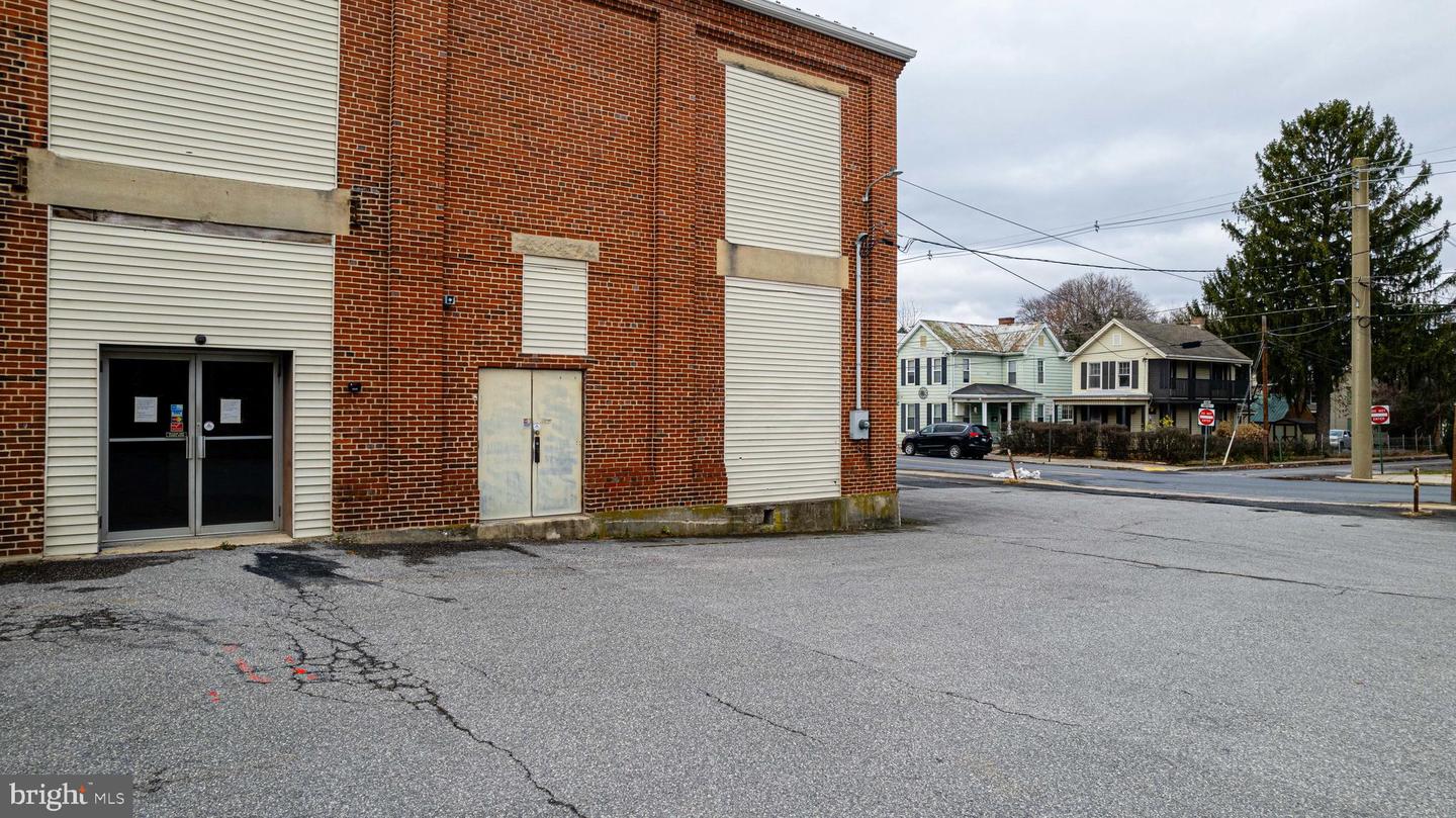 580 Broad Street Property Photo 12
