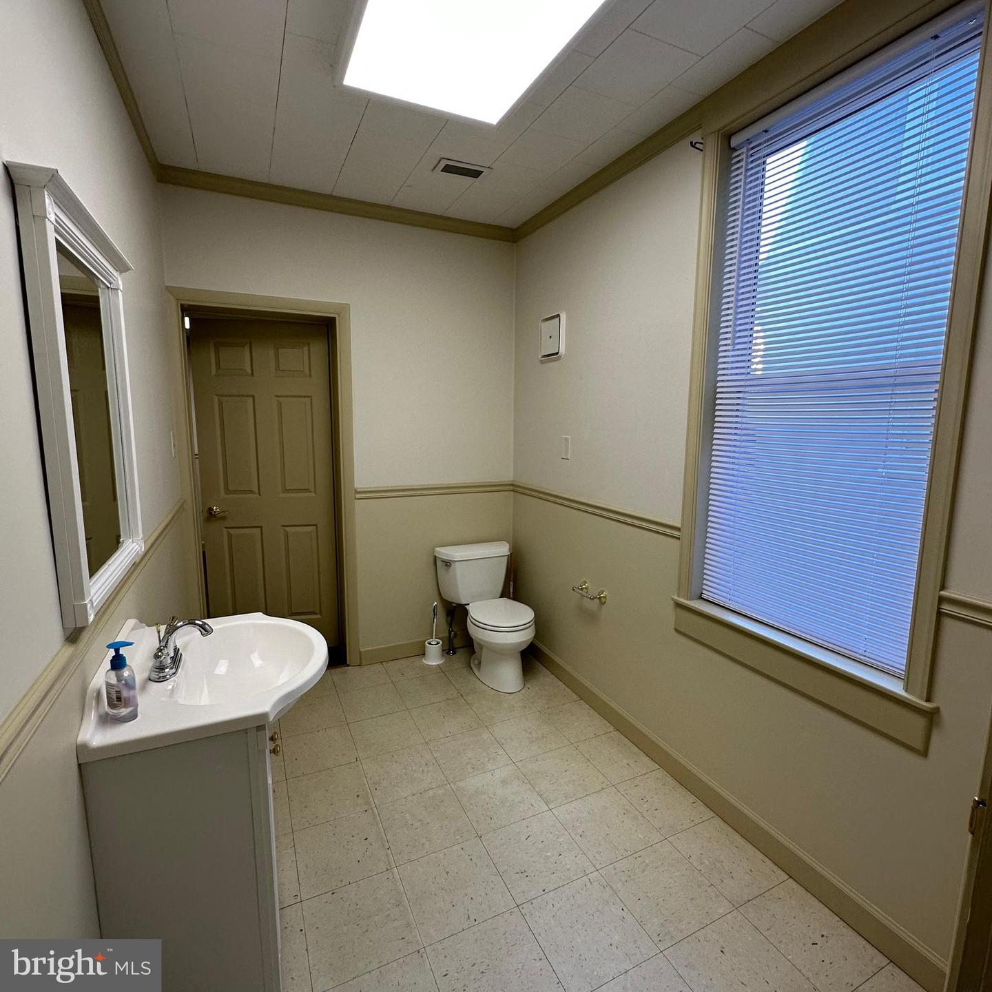 230 Lincoln Way East #suite B Property Photo 19