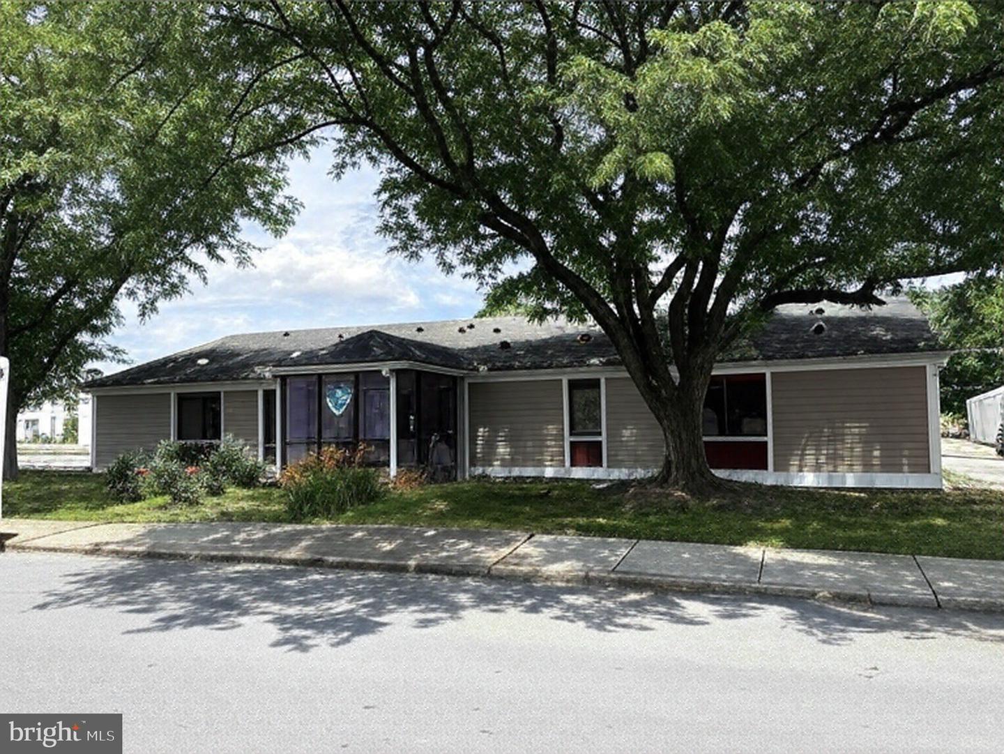 131 Mckinley St E Property Photo 1