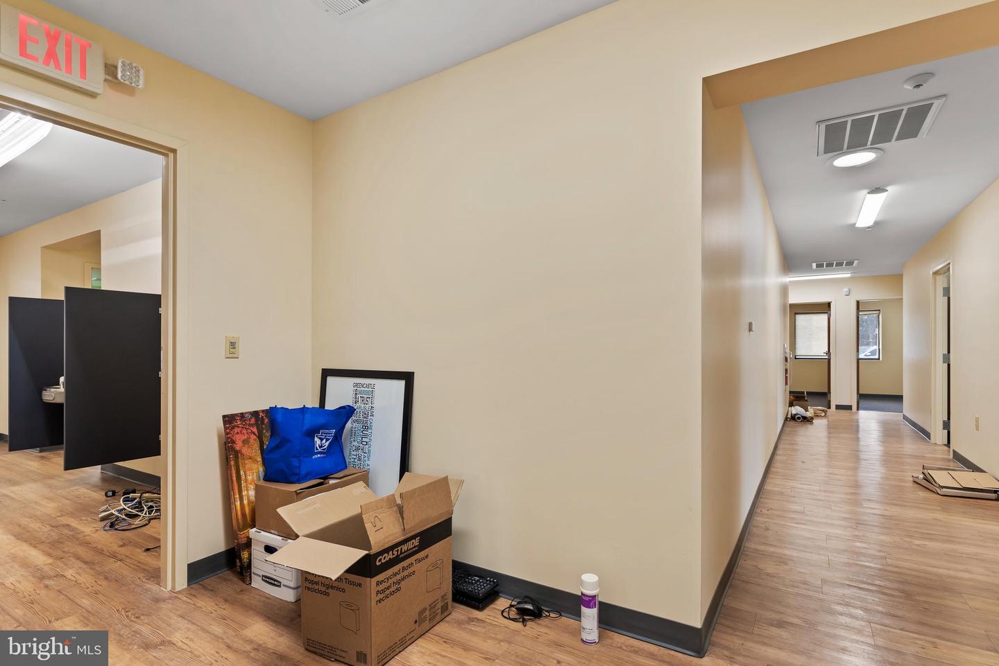 131 Mckinley St E Property Photo 17