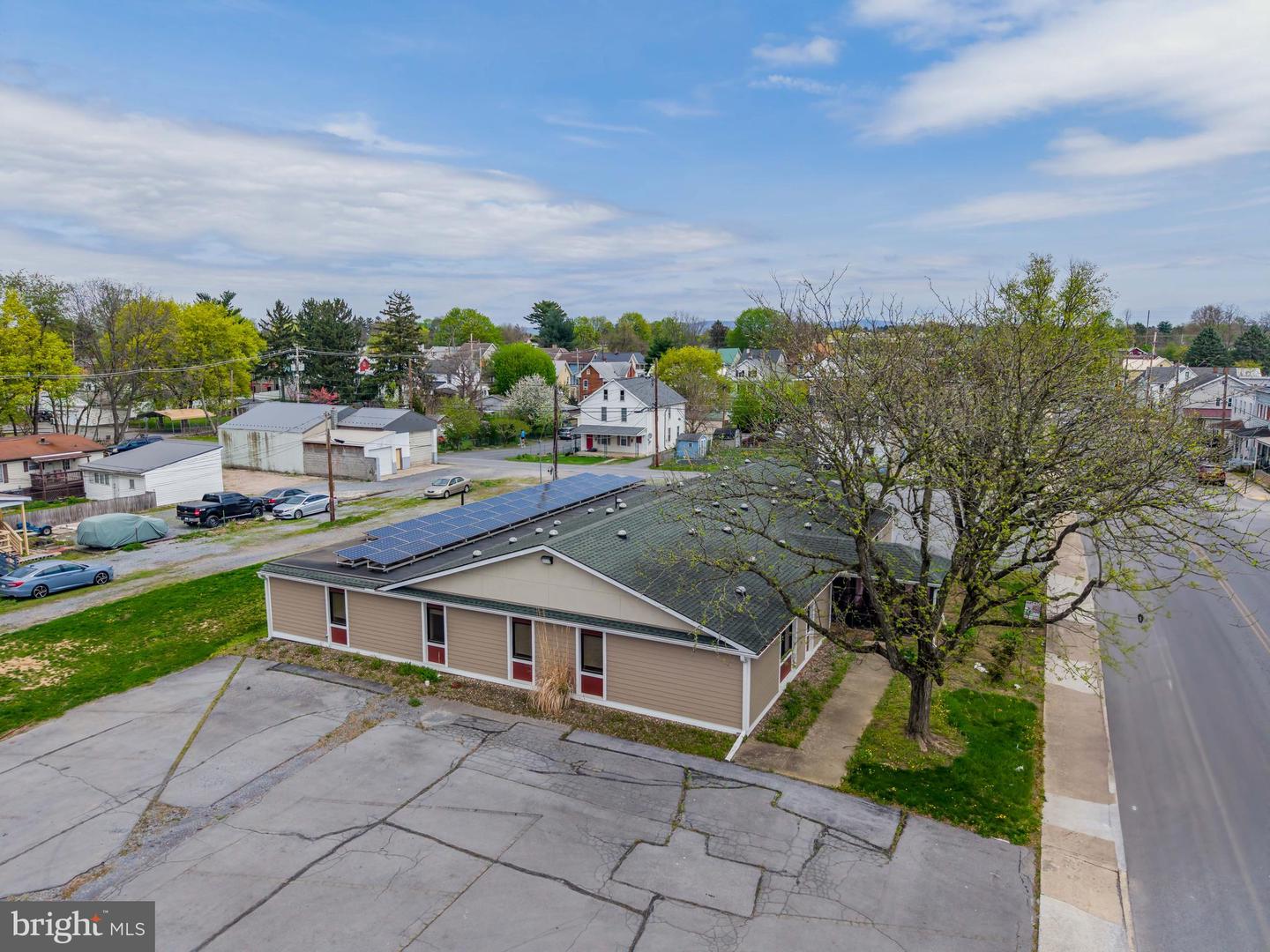 131 Mckinley St E Property Photo 35