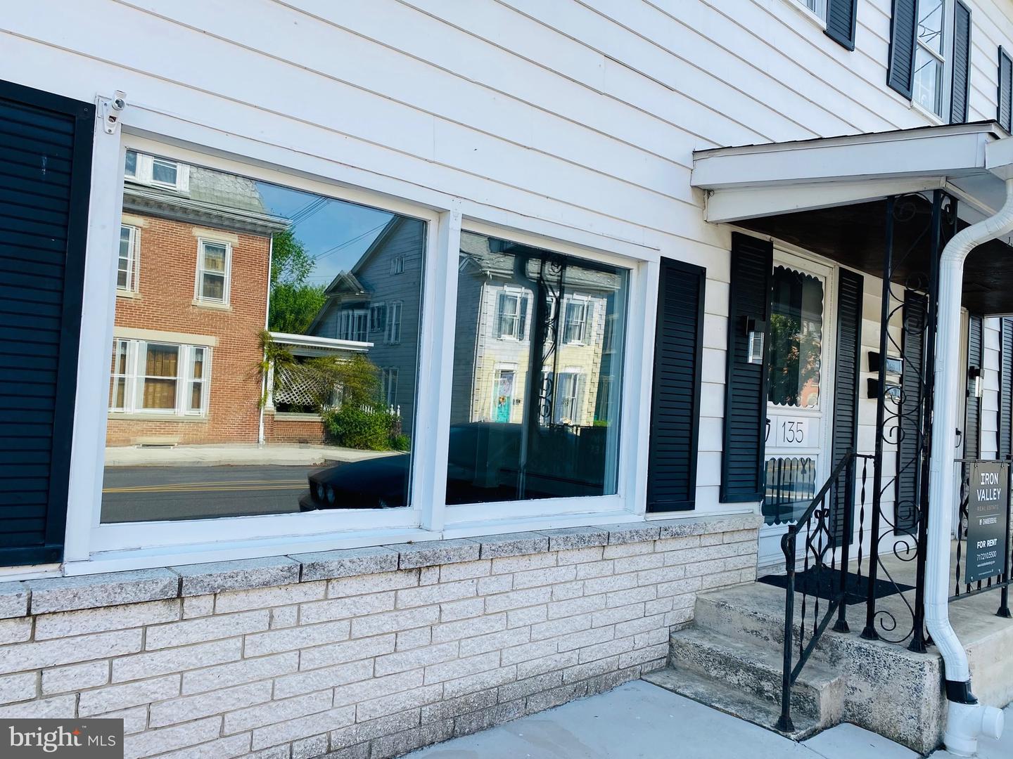 135 N. Carlisle Street Property Photo 2