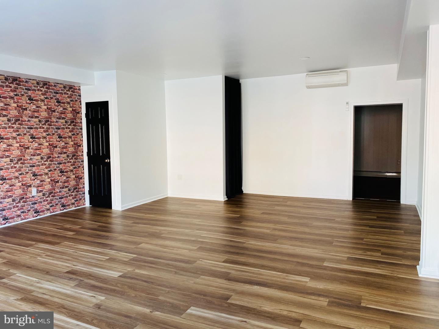 135 N. Carlisle Street Property Photo 5