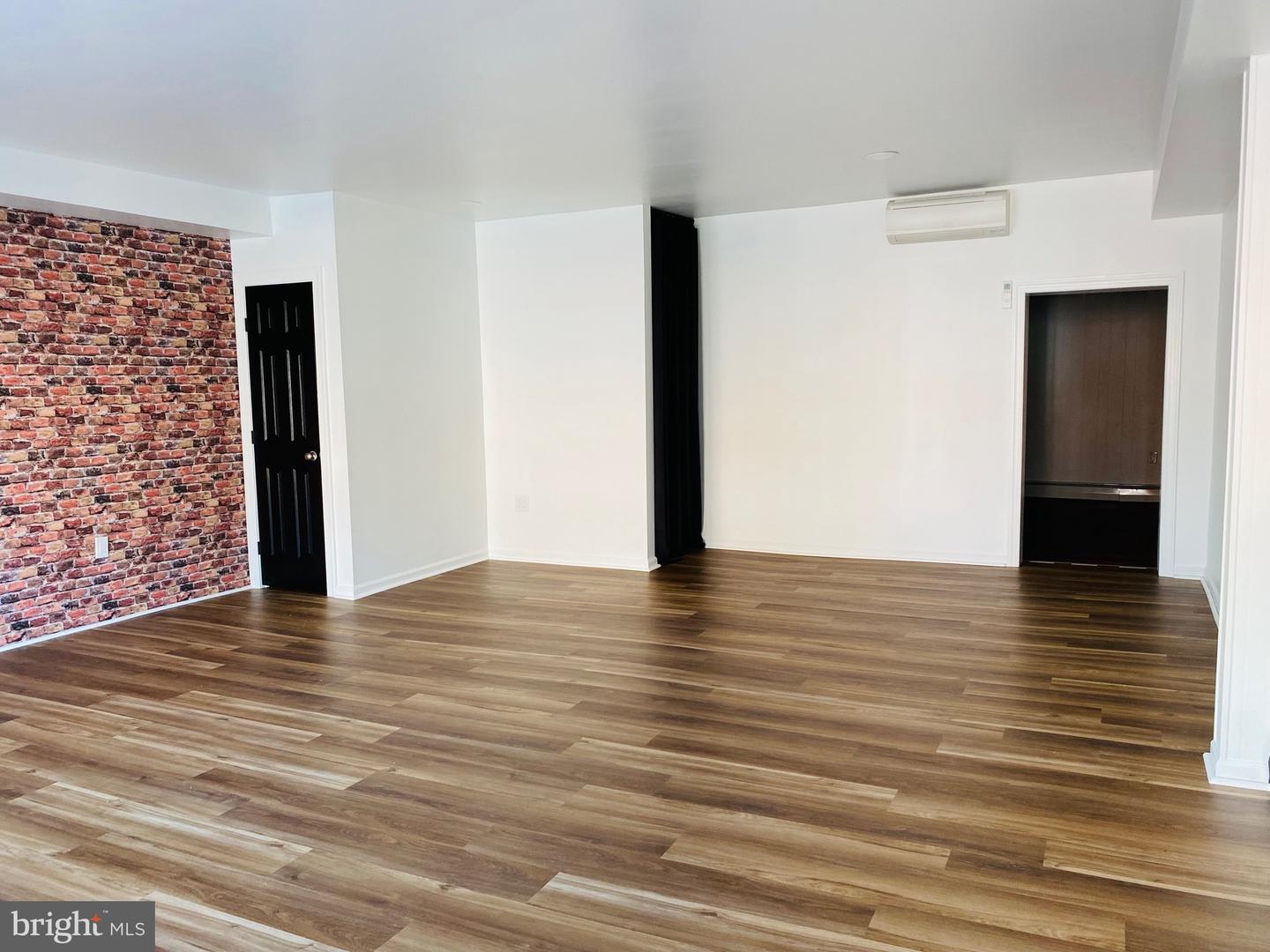 135 N. Carlisle Street Property Photo 6