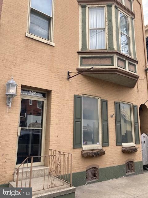 122 E. Queen Street Property Photo