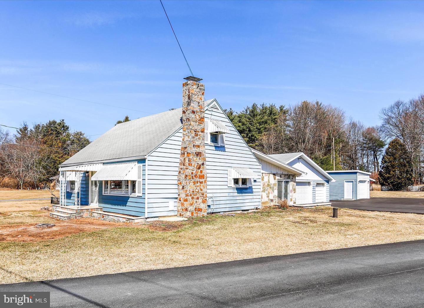 11909 Loop Road Property Photo