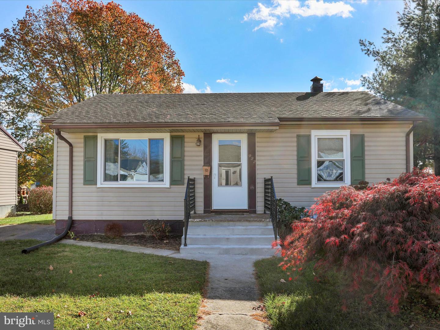 922 S Coldbrook Ave Property Photo