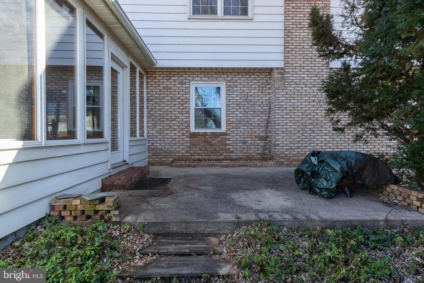 470 Overhill Dr Property Photo 34