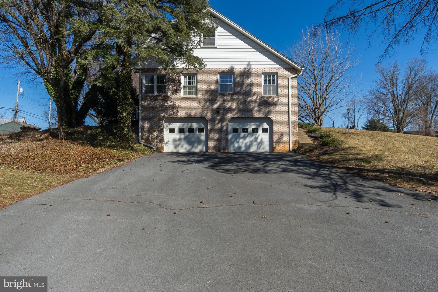 470 Overhill Dr Property Photo 37