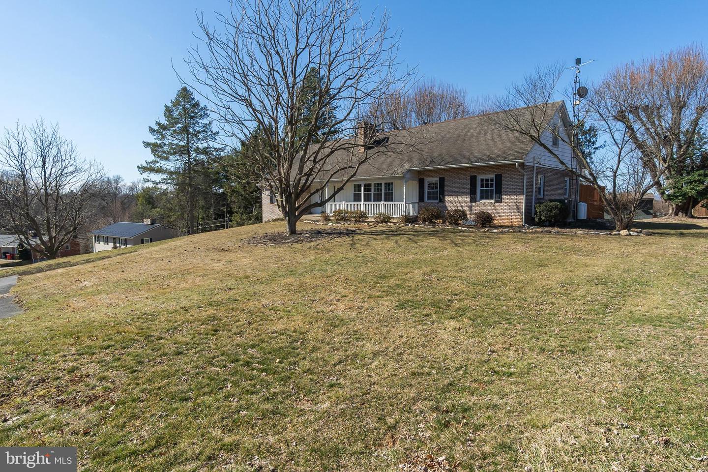 470 Overhill Dr Property Photo 39