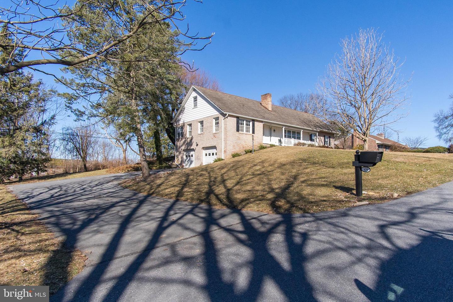 470 Overhill Dr Property Photo 40