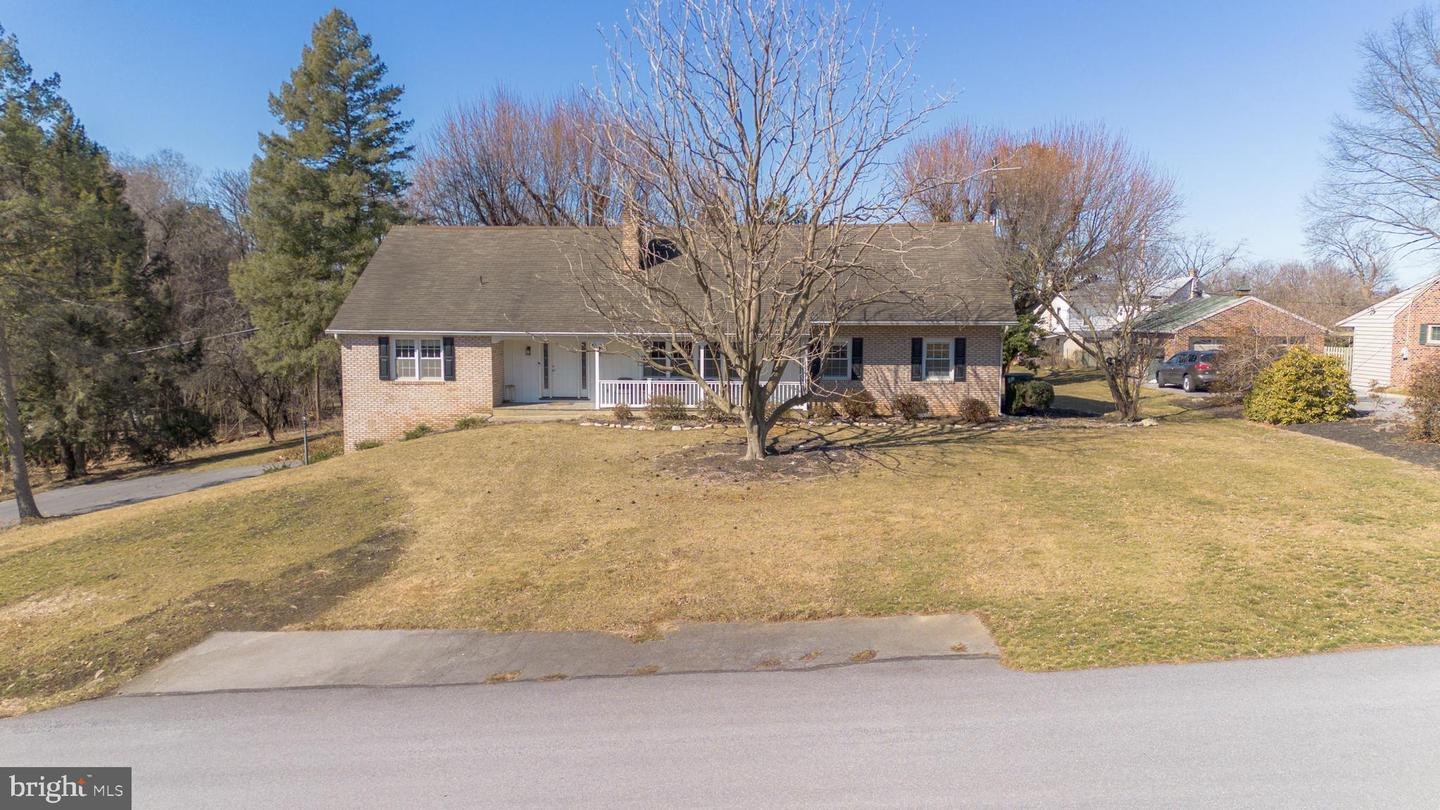 470 Overhill Dr Property Photo 41