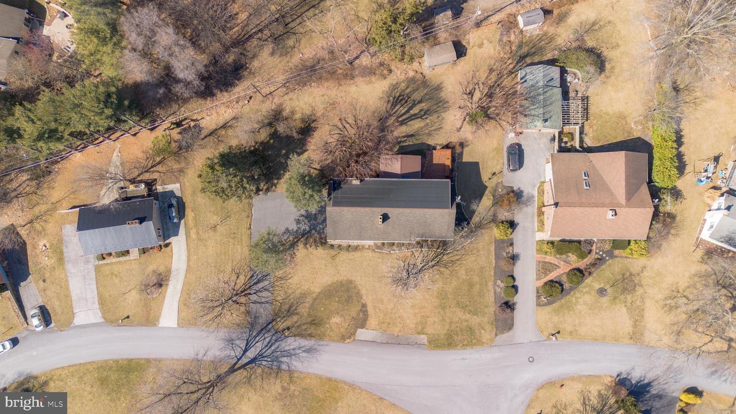 470 Overhill Dr Property Photo 42