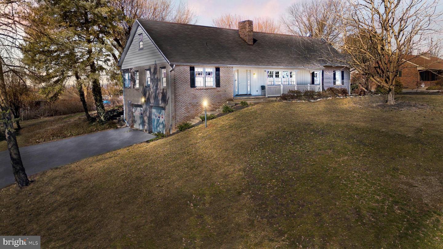 470 Overhill Dr Property Photo 44