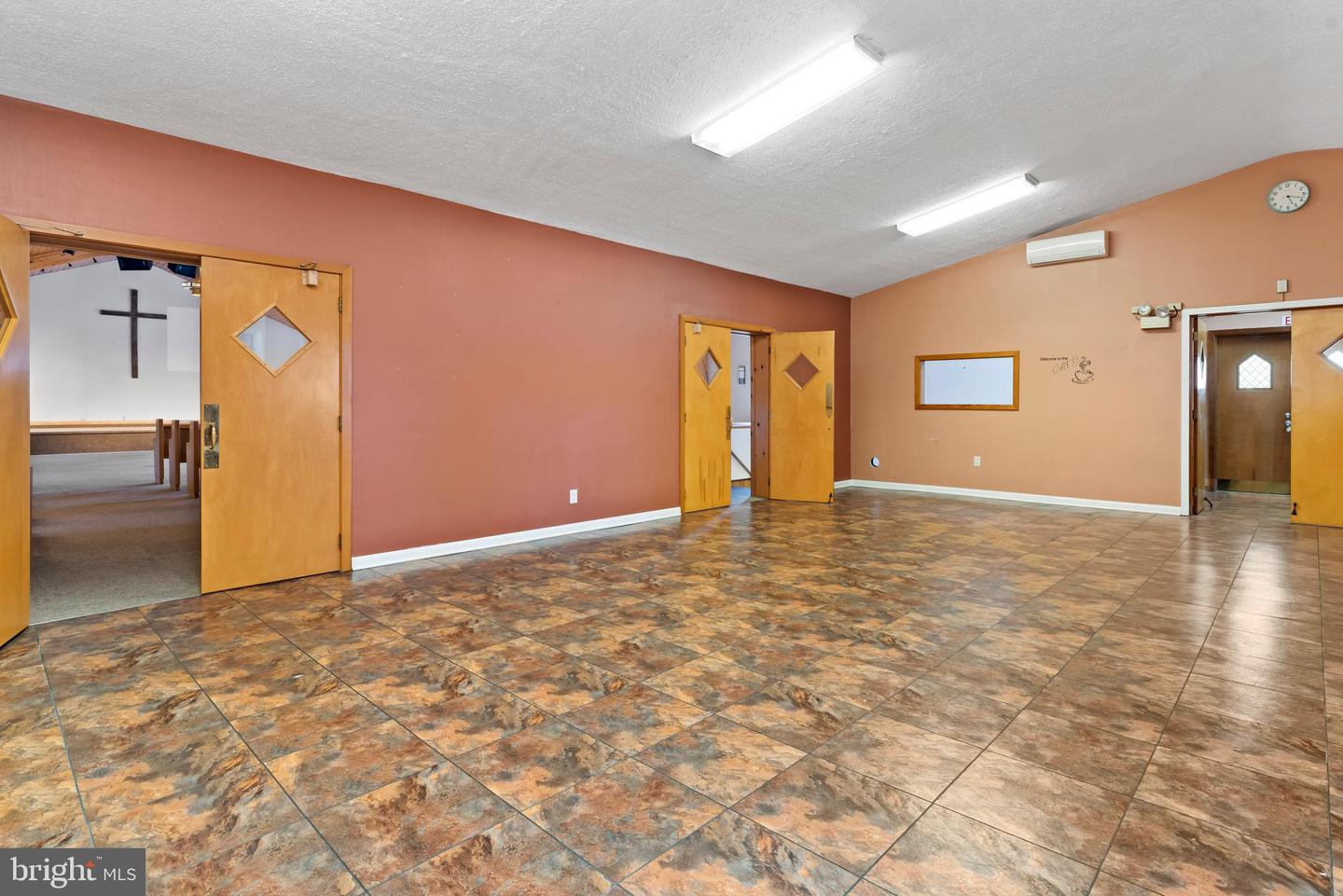 2249 Roxbury Road Property Photo 11