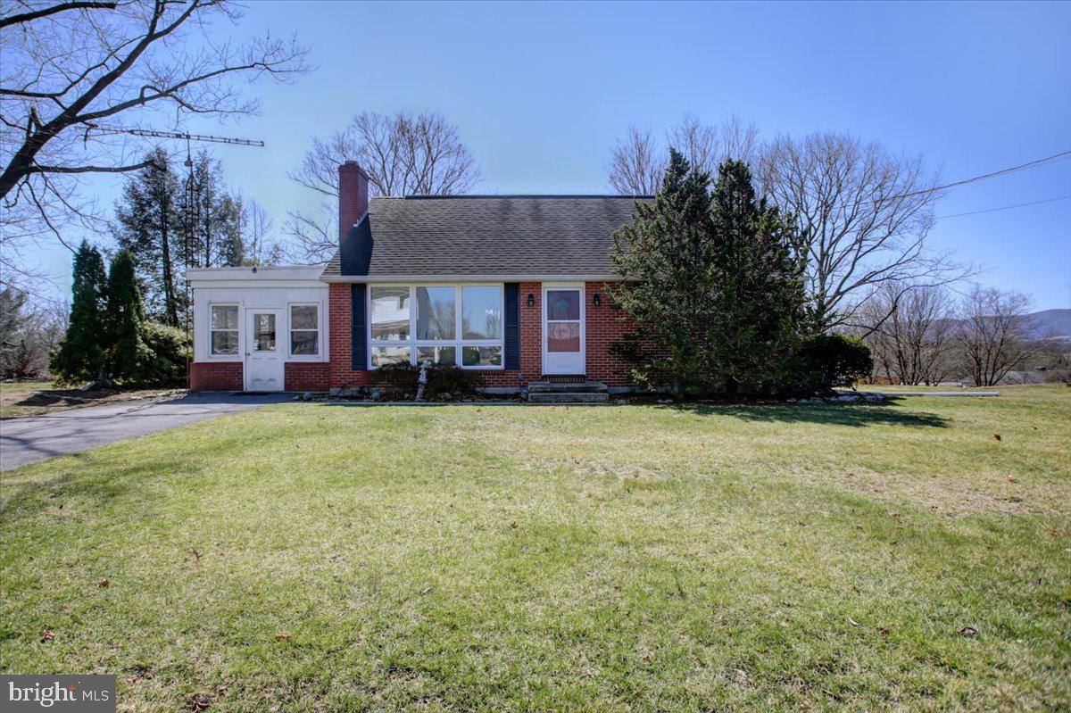 6347 Hillcrest Property Photo