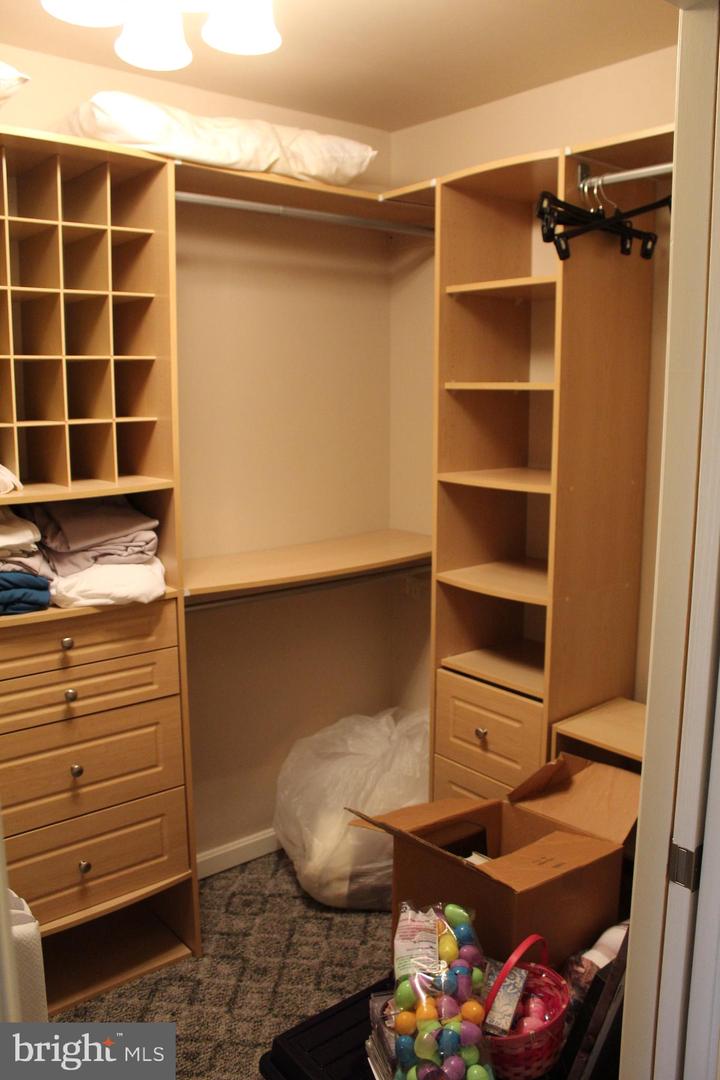 197 Parkwood Drive #320 Property Photo 13