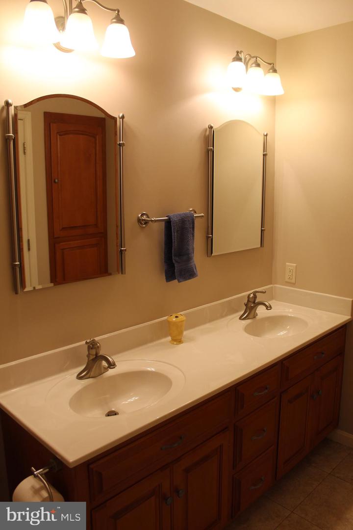 197 Parkwood Drive #320 Property Photo 15
