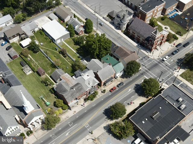 125 E Main St Property Photo 4