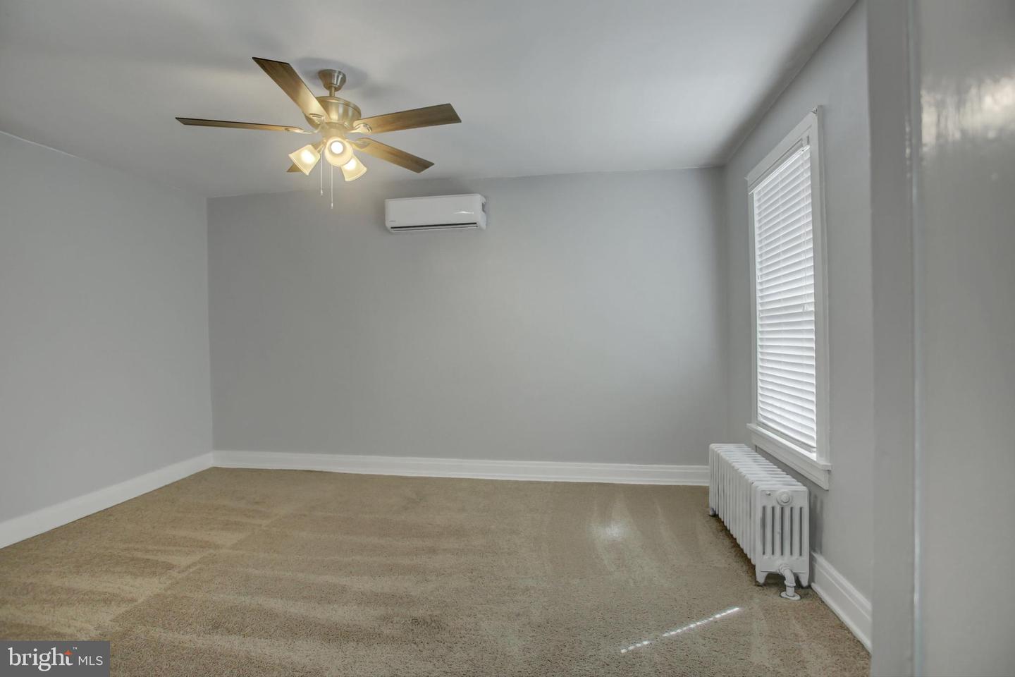 125 E Main St Property Photo 29