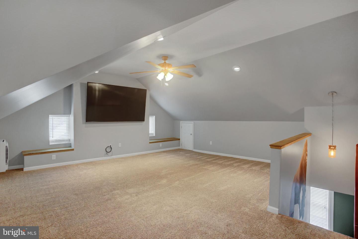 125 E Main St Property Photo 47