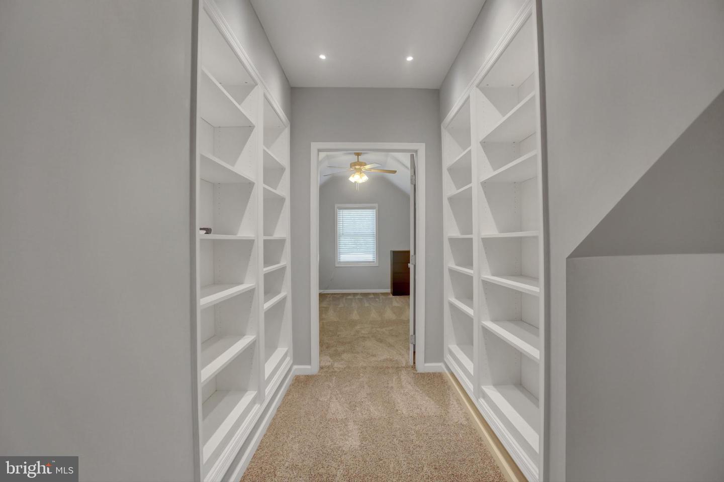 125 E Main St Property Photo 50