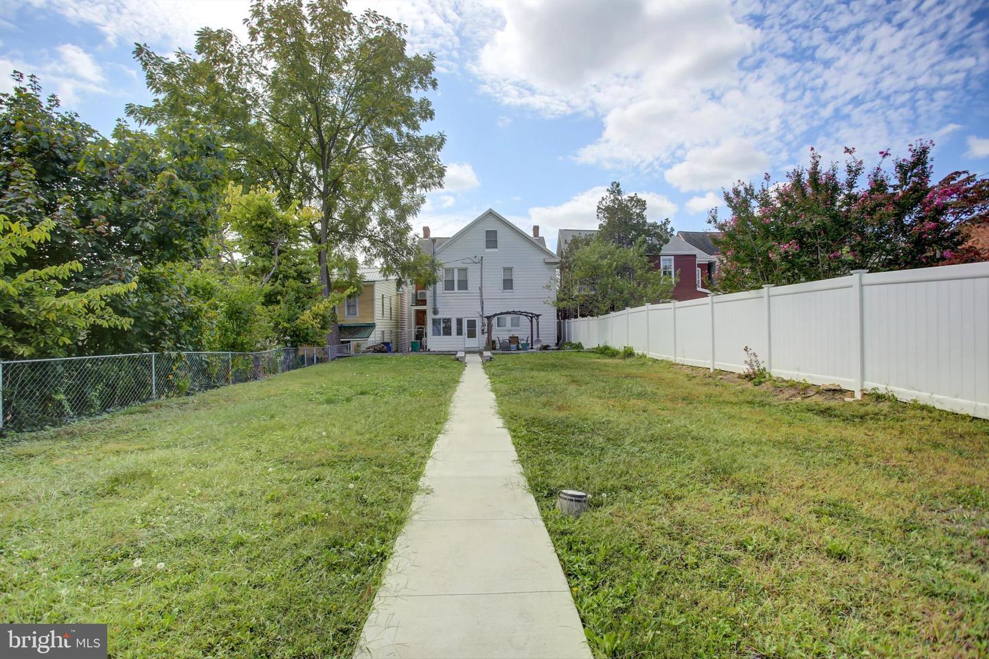 125 E Main St Property Photo 66