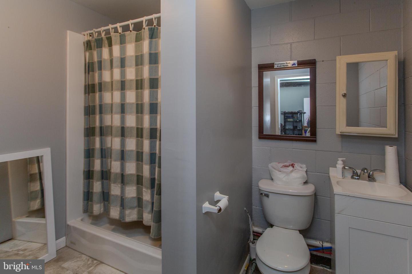 653 Lincoln Way West Property Photo 11