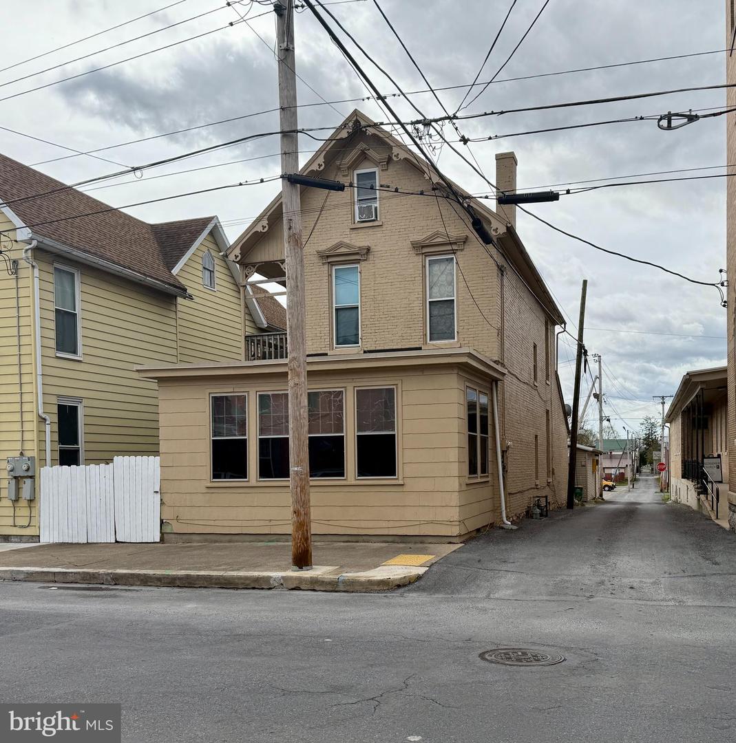 246 E Washington Street Property Photo 2
