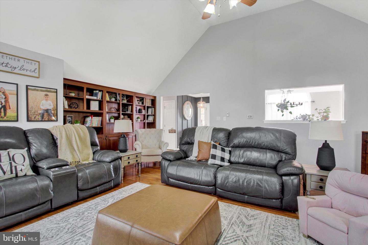 6015 Fairway Dr W Property Photo 9