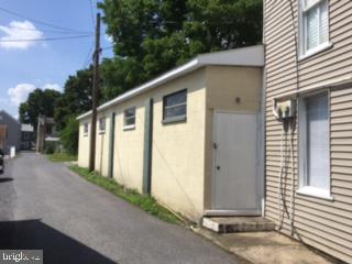 376 Lincoln Way E Property Photo 3