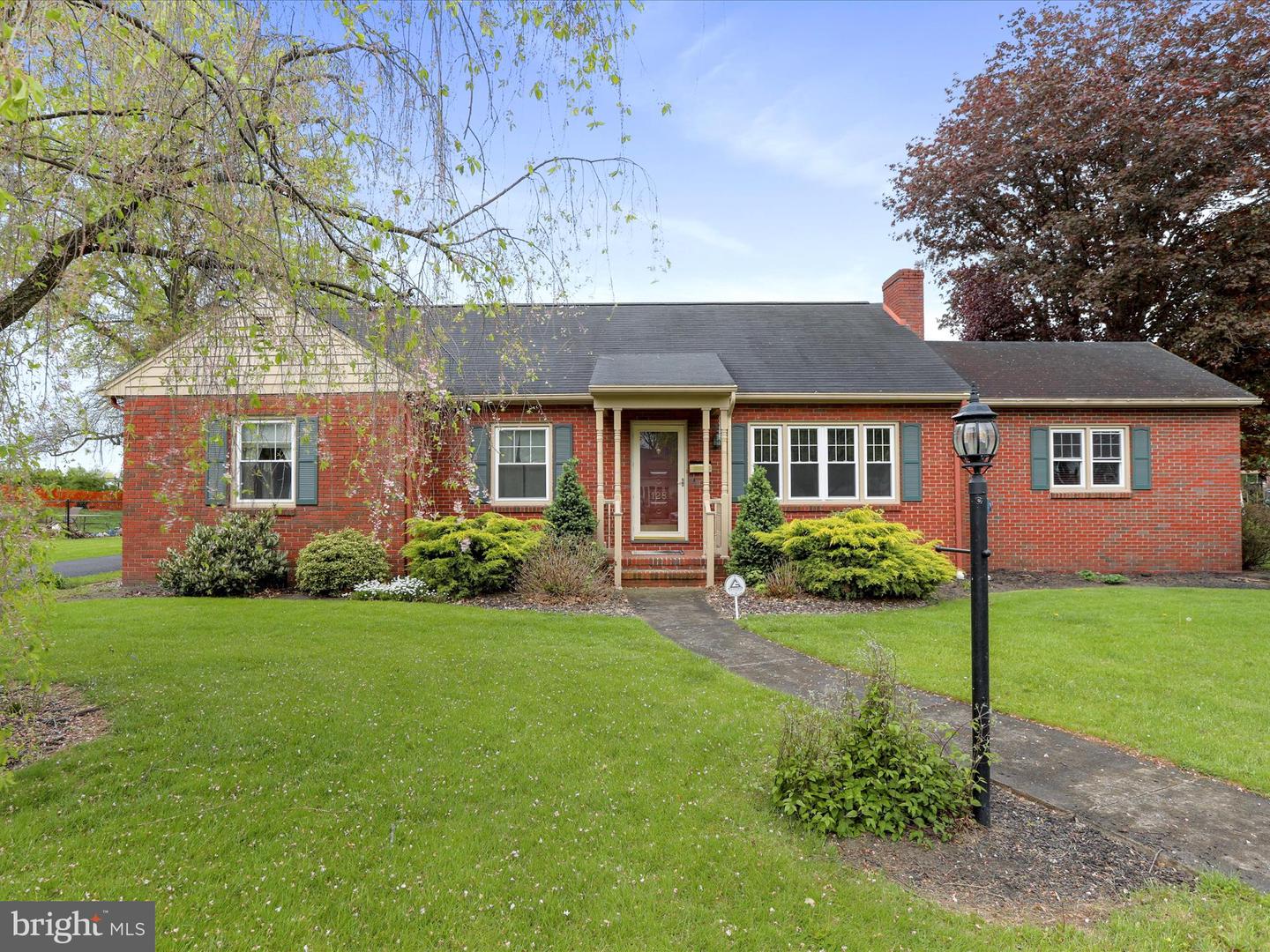 128 Orchard Circle Property Photo 1