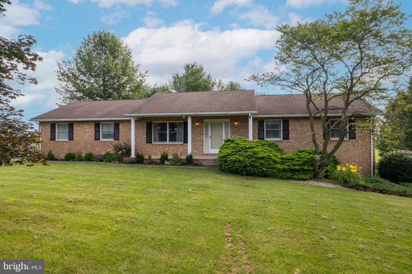 1689 Shields Road Property Photo 1
