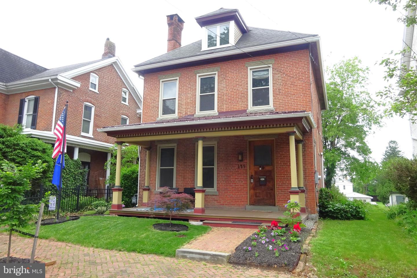 145 S Washington St Property Photo 1