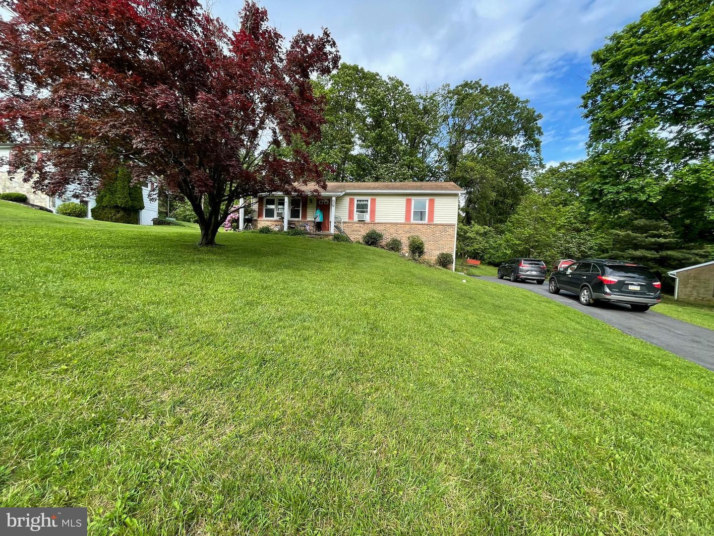 13358 South Avenue Property Photo 1