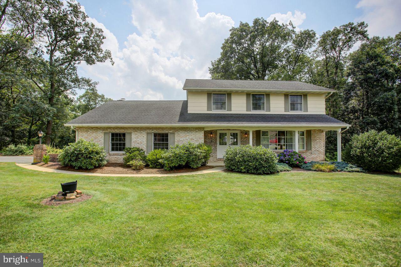 1734 Blakewood Dr Property Photo 1