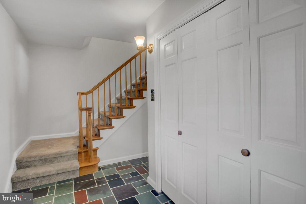 1734 Blakewood Dr Property Photo 7