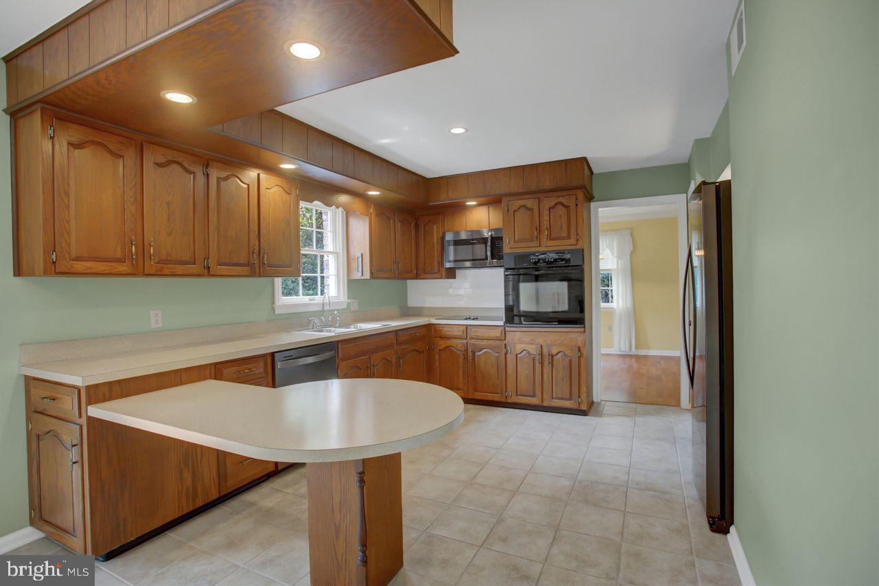 1734 Blakewood Dr Property Photo 12