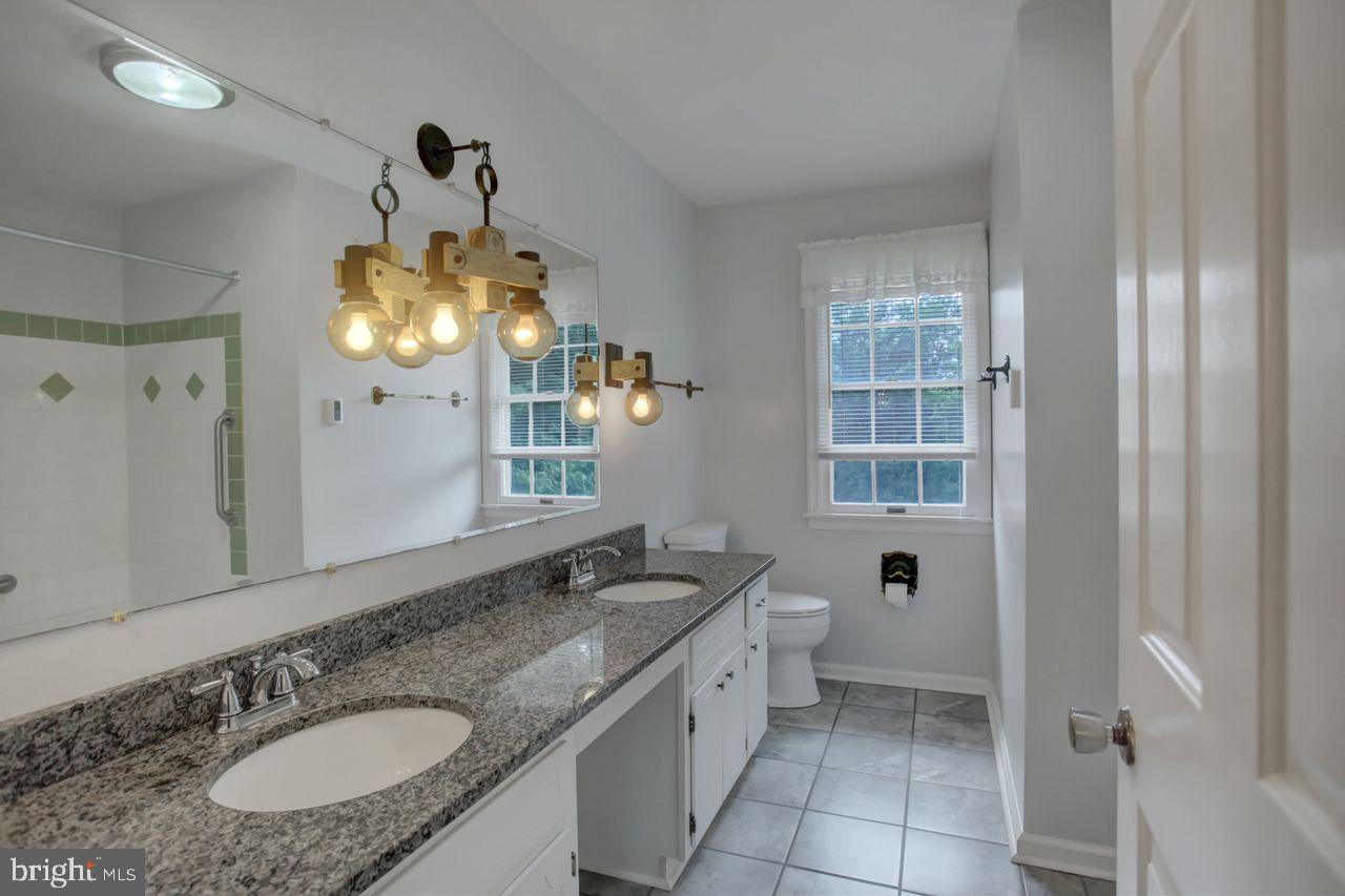 1734 Blakewood Dr Property Photo 24