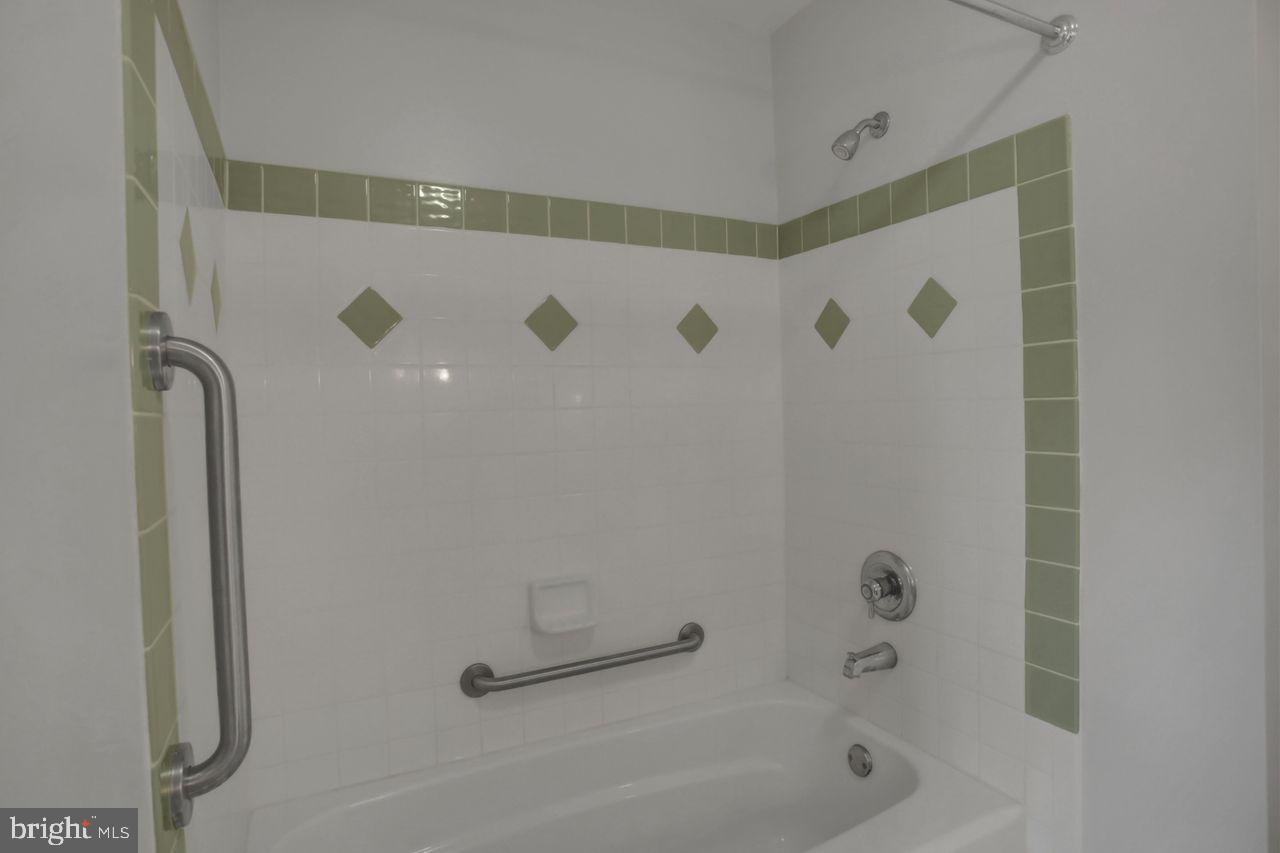 1734 Blakewood Dr Property Photo 25