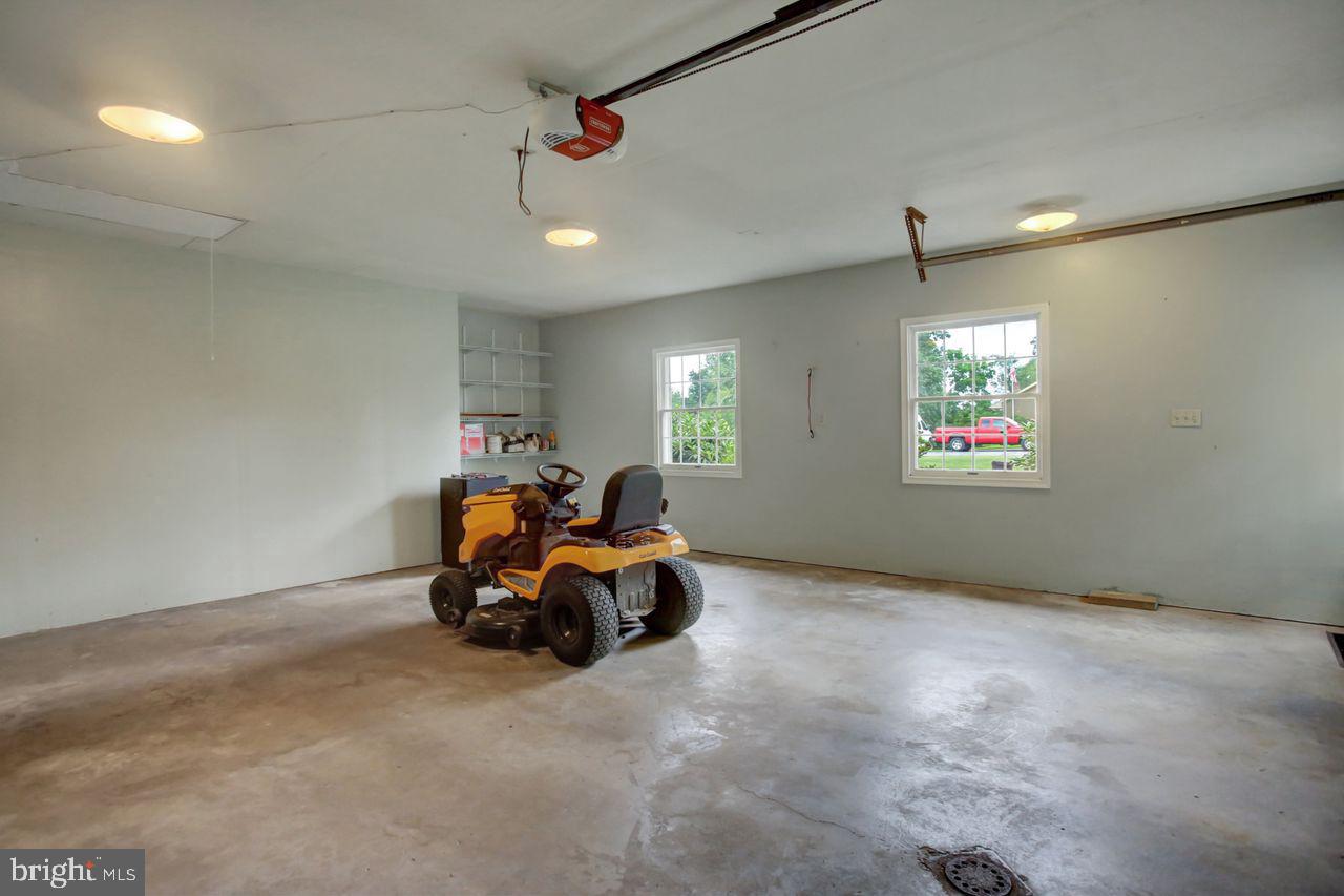 1734 Blakewood Dr Property Photo 43