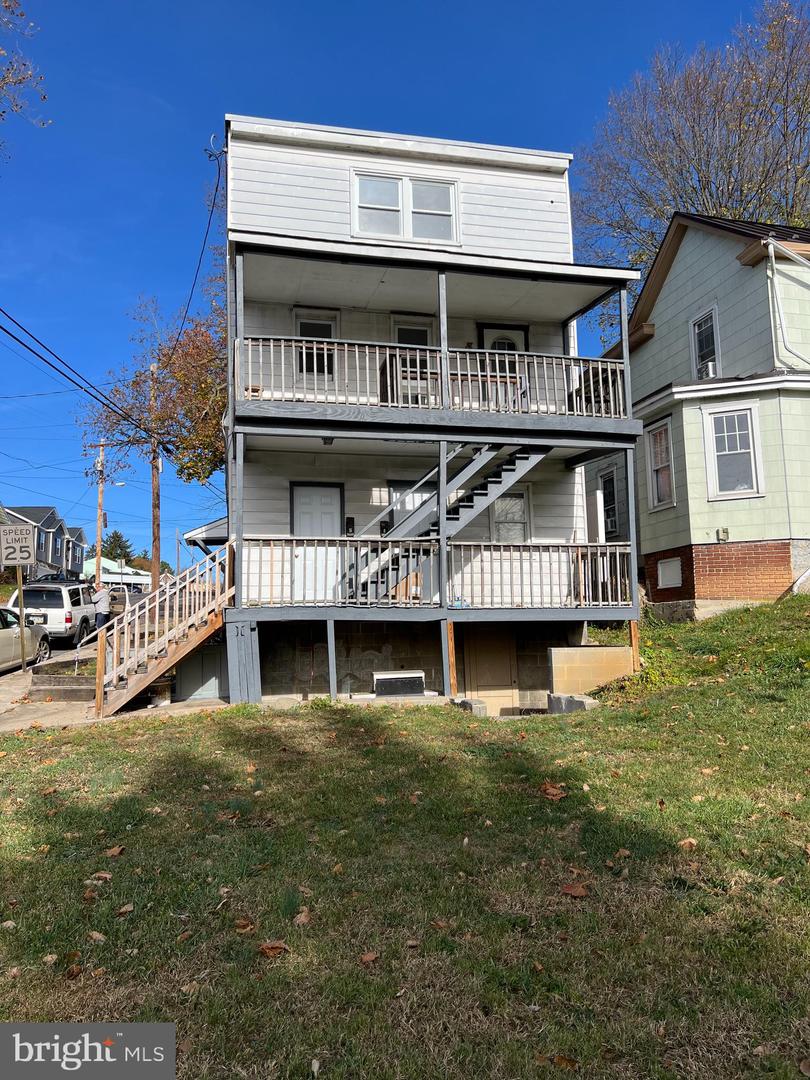201 Mount Airy Ave Property Photo 2