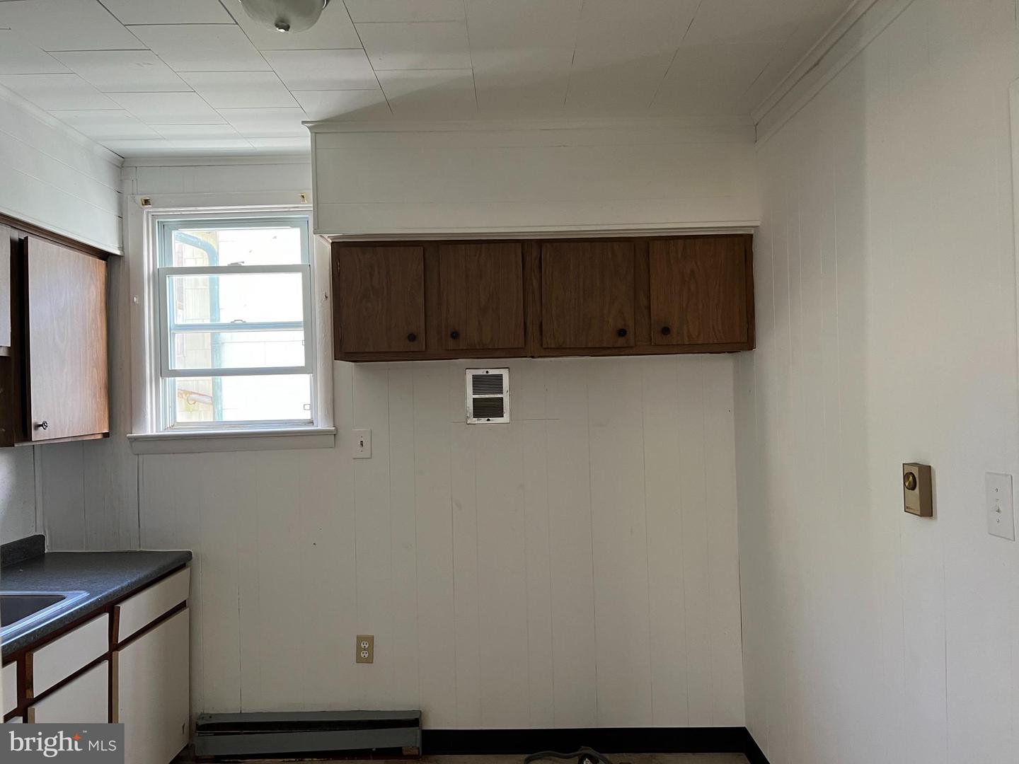 201 Mount Airy Ave Property Photo 5