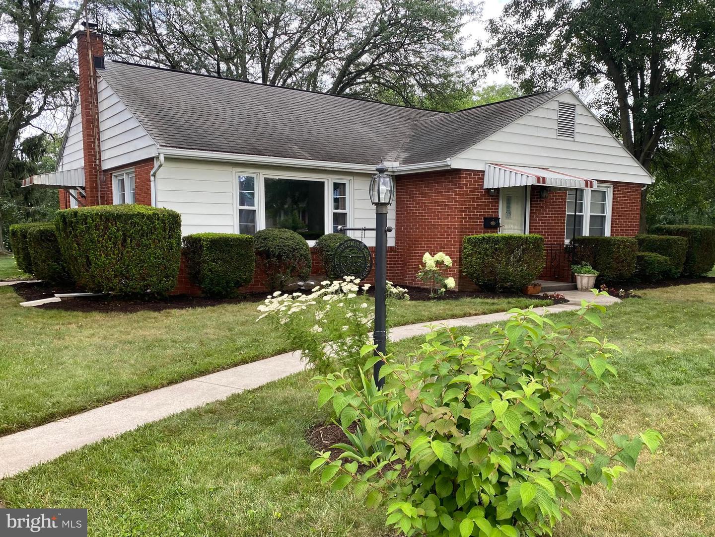 315 S S OLLER AVENUE Property Photo 1