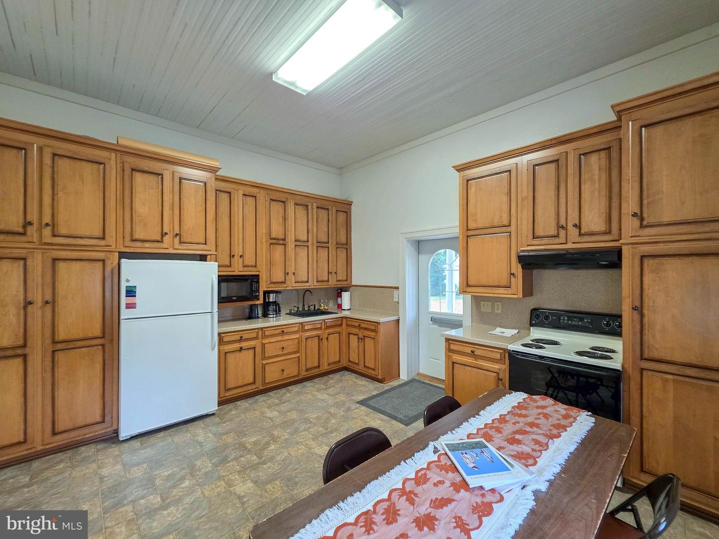 171 East Avenue Property Photo 3