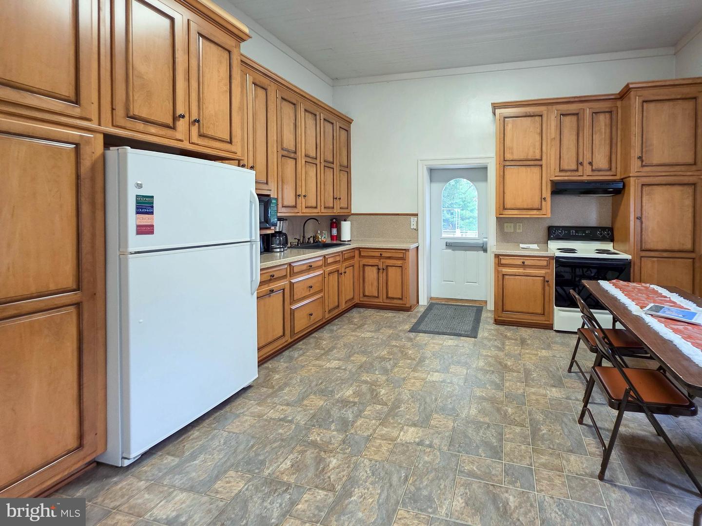171 East Avenue Property Photo 16