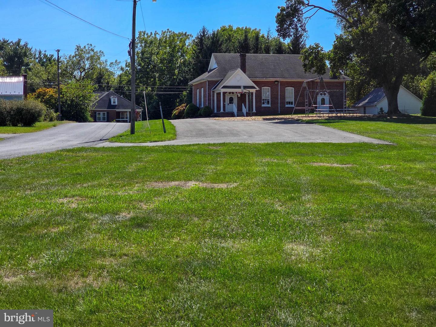 171 East Avenue Property Photo 22