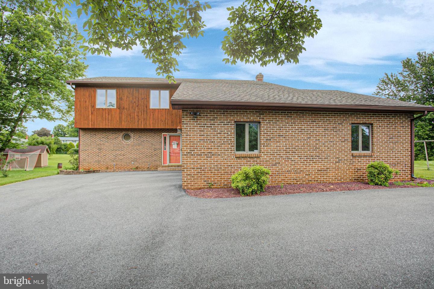 10050 Mccreary Road Property Photo 1