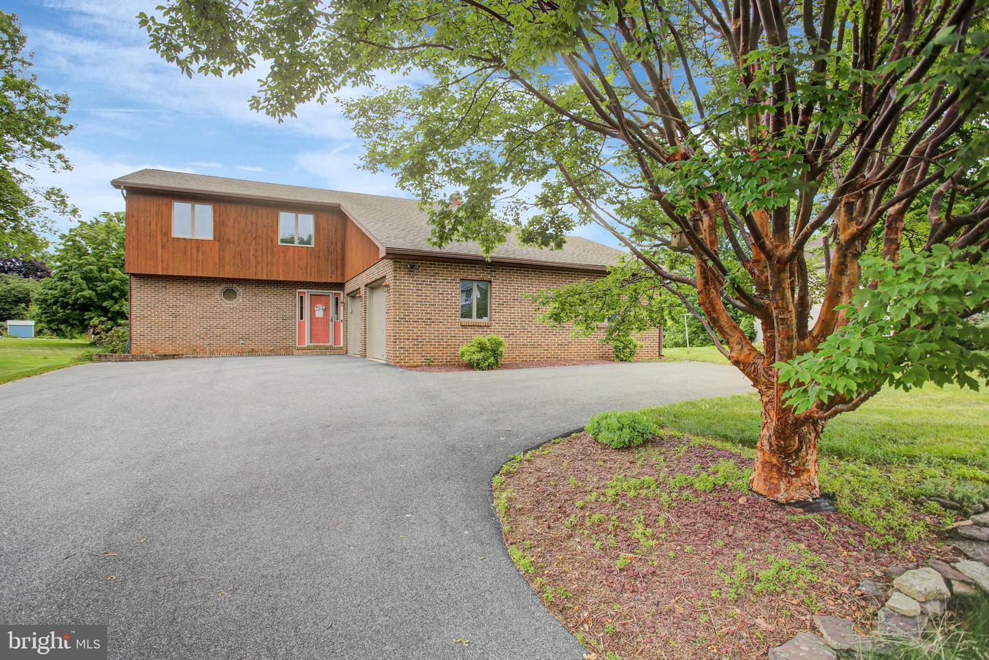 10050 Mccreary Road Property Photo 2